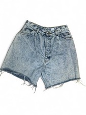 High-Waisted Acid Wash Denim Shorts with Double-Button Closure — listing 2