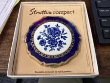 Vintage Stratton Powder Compact with Pink Rose Chintz Floral Design — listing 5