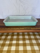 Vintage Pyrex 232 Brass Casserole Dish Carrier/Caddy with Cherry Fruit Motif, 8.5x13 — listing 4