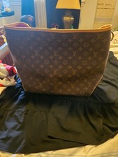 Louis Vuitton Neverfull MM Tote Bag in Monogram Canvas with Cerises Red Interior — listing 4
