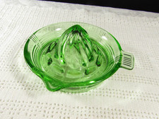 Vintage Green Uranium (Vaseline) Glass Reamer / Citrus Juicer with Pour Spout — listing 2