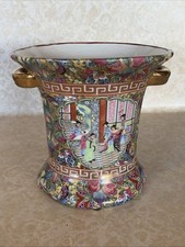 Chinese Famille Rose Porcelain Jardinière (Cachepot) with Underplate, Figural Landscape Scene