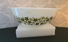 Vintage Pyrex White Milk Glass Mixing/Serving Bowl with Ribbed Base