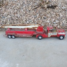 Vintage Nylint Pressed-Steel Aerial Ladder Fire Truck with Trailer — listing 2