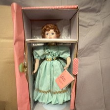 Paradise Galleries 'Shannon the Shamrock Fairy' Porcelain Collector Doll, Premier Edition Treasury Collection — listing 3