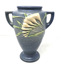 Roseville Pottery Freesia Two-Handled Vase in Blue — listing 6