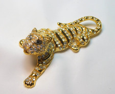 Trifari Figural Tiger Head Brooch with Red Rhinestone Eyes — listing 4