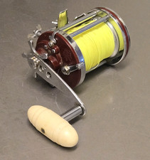 Vintage Penn Conventional Saltwater Trolling/Casting Reel with Bakelite Side Plates — listing 4