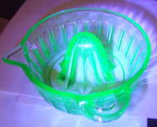 Vintage Green Uranium (Vaseline) Glass Reamer Juicer with Spout and Handle — listing 6