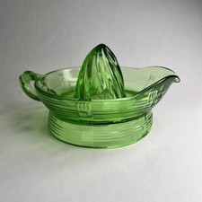 Vintage Green Uranium (Vaseline) Glass Reamer / Citrus Juicer with Pour Spout — listing 4