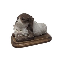 Giuseppe Armani Porcelain Cat Sculpture - White Cat Playing on Rush-Seat Chair with Ball of Yarn — listing 5