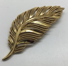 Crown Trifari Gold-Tone Brushed Leaf Wreath Brooch, 1.75 inch — listing 3