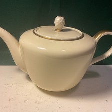 Rosenthal Selb-Germany 'Helena' Pattern Porcelain Teapot with Gold Trim