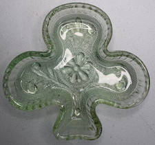 Green Glass Shamrock / Four-Leaf Clover Tea Bag Holder — listing 5