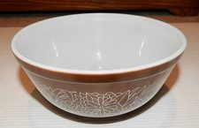 Vintage Pyrex Woodland Brown #403 Mixing Bowl 2.5 Qt — listing 5