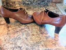 Etienne Aigner Brown Leather & Suede Spectator Lace-Up Oxford Heels, Women's Size 9M