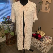 Vintage Aristocraft Cream Floral Lace Duster Robe / Peignoir with Chiffon Panel — listing 3