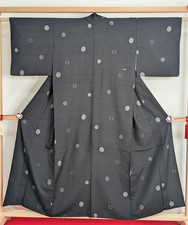 Vintage Silk Embroidered Kimono/Robe with Golden-Yellow Ground and Figural Roundels — listing 4