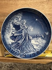Grande Copenhagen 1981 Christmas Plate 'Den lille Pige med Svovlstikkerne i Nyhavn' (The Little Match Girl in Nyhavn) by Frode Bahnsen — listing 4