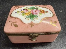 Hand-Painted Porcelain Oval Hinged Trinket Box with Blue Bows and Rose Garland — listing 3