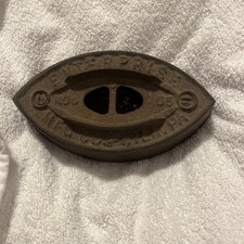 Antique Cast Iron Sad Iron with Wire Loop Handle Number or size marking, listing 5