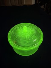 Green Uranium Depression Glass Refrigerator Dish with Lid, Ribbed Pattern, 5" Square — listing 3