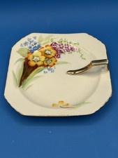 Occupied Japan Leaf-Shaped Porcelain Nappy Dish with Hand-Painted Floral Bouquet and Gilt Trim — listing 3