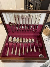 Vintage Holmes & Edwards Silver-Plate Flatware Set (Incomplete) with Faux-Ivory/Bakelite Handled Knives in Fitted Wood Canteen Box — listing 5