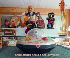 Vintage Battery-Operated Tin & Plastic Black Smoking Space Robot with Litho Chest and Red Feet — listing 3