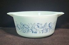 Vintage Pyrex 474-B 1.5 Qt Round Casserole with Lid, Gold Hex Signs / Cross-Stitch Pattern on White