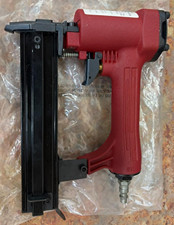 Central Pneumatic Contractor Series 2-in-1 18-Gauge Brad Nailer/Stapler Kit, Item 40115, in Original Box — listing 6