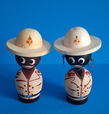 Lot of Vintage Figural Ceramic & Wood Salt and Pepper Shakers — listing 6