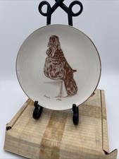 Framed Collector Plate Featuring a Spaniel Dog in Wooden Round Frame — listing 2