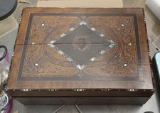 Antique Victorian Burl Walnut Fitted Personal Vanity/Gaming Box with Contents — listing 3