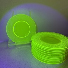 Vintage Uranium Green Depression Glass Plate, 8 inch — listing 4