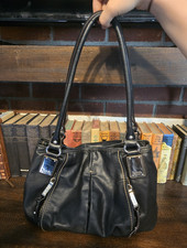 Tignanello Black Leather Shoulder Bag — listing 3