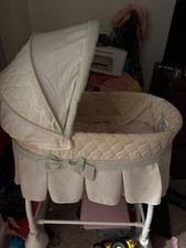 Delta Children White Sweet Beginnings Bassinet with Canopy and Music/Vibration Module — listing 3