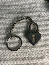 Vintage Gold-Tone Ornate Floral Engraved Round Hinged Locket Keychain — listing 3