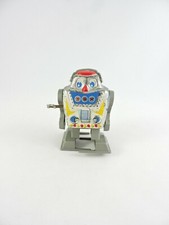 Vintage Yone No. 2277 Wind-Up Walking Robot with Key, Made in Japan — listing 4