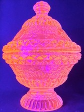 Green Uranium Glass Covered Powder Jar / Dresser Dish with Depression-Era Embossed Pattern — listing 4