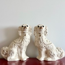 Staffordshire-Style Spaniel Mantel Dog Figurine with Gold Chain Collar