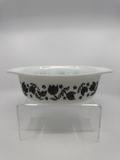 Vintage Pyrex Black Tulip (Golden Tulip) Oval Casserole Dish with Lid and Serving Cradle — listing 6