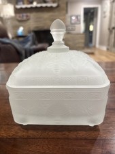 Tiara Exclusives Pink Frosted Glass Covered Bee Box with Figural Acorn/Bud Finial, 5.5" Tall — listing 2