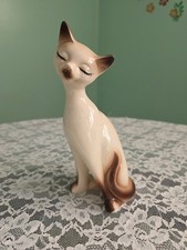Vintage Ceramic Recumbent Siamese Cat Figurine with Blue Glass Eyes — listing 4