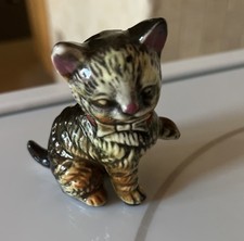 Ceramic Ginger Kitten Figurine Group on Cobblestone Base with Armchair and Rug — listing 5
