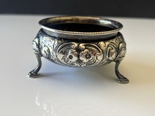 Pair of Silver-Plated Georgian-Style Open Salt Cellars with Scalloped Rims and Cabriole Feet — listing 3