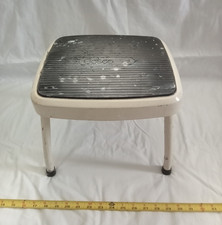 Mid-Century Modern Two-Tier Step End Table with Tapered Legs — listing 6