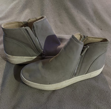 Soda Women's Taupe Faux Suede Heeled Ankle Booties, Size 10 — listing 4