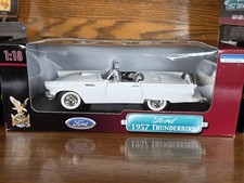 1957 Ford Thunderbird Diecast Model Car, Yellow with White Hardtop, 1:24 Scale — listing 2