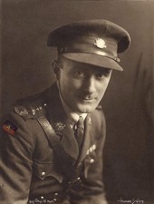 Antique WWI-Era Military Officer Portrait Photograph in Carved Oak Frame, The Crown Studios Sydney — listing 5